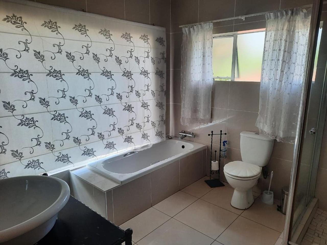 Aviators Retreat B&B Krugersdorp Exteriör bild
